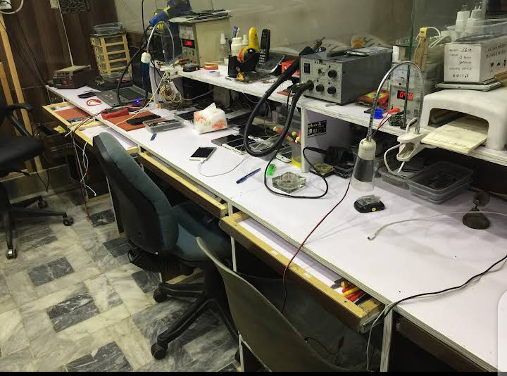 Ahsan Mobiles Service Center