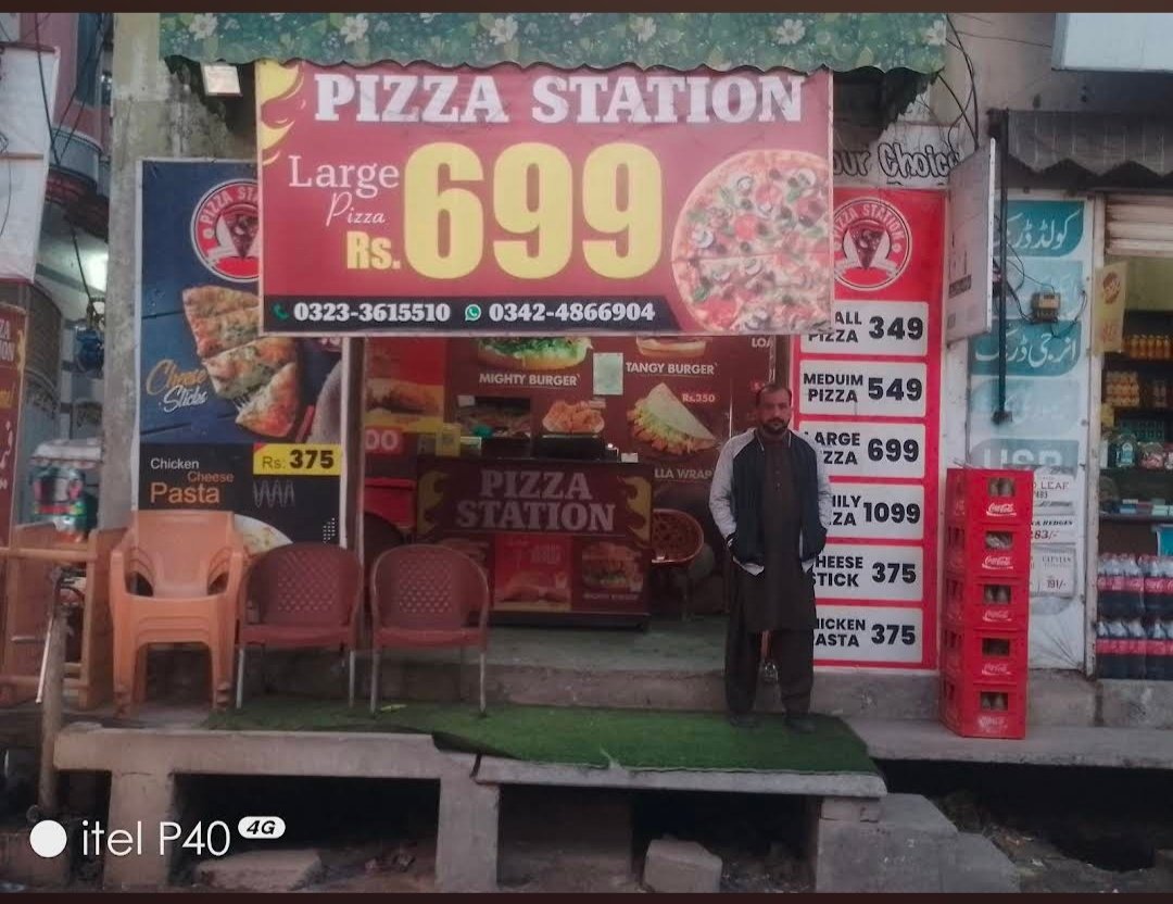 Pizza station