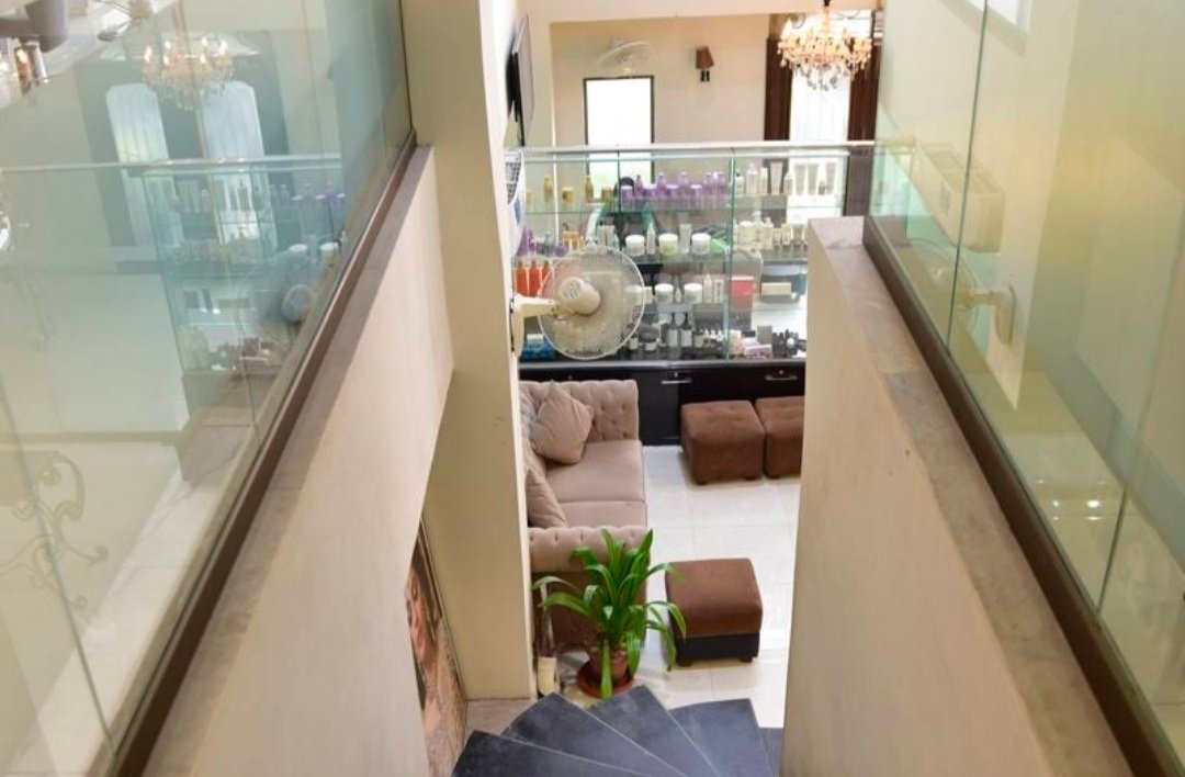 Nusrat Salon
