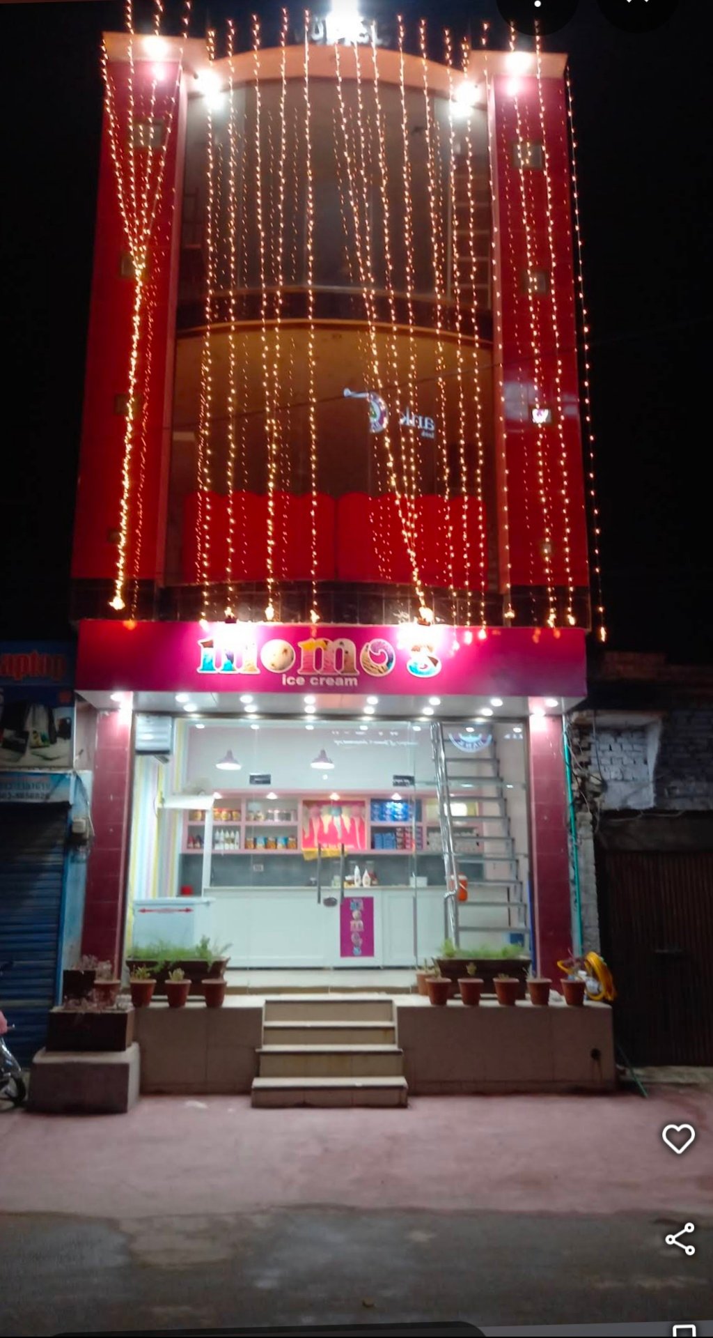 Momo's
