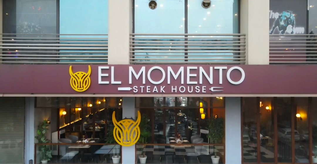 El Momento Islamabad