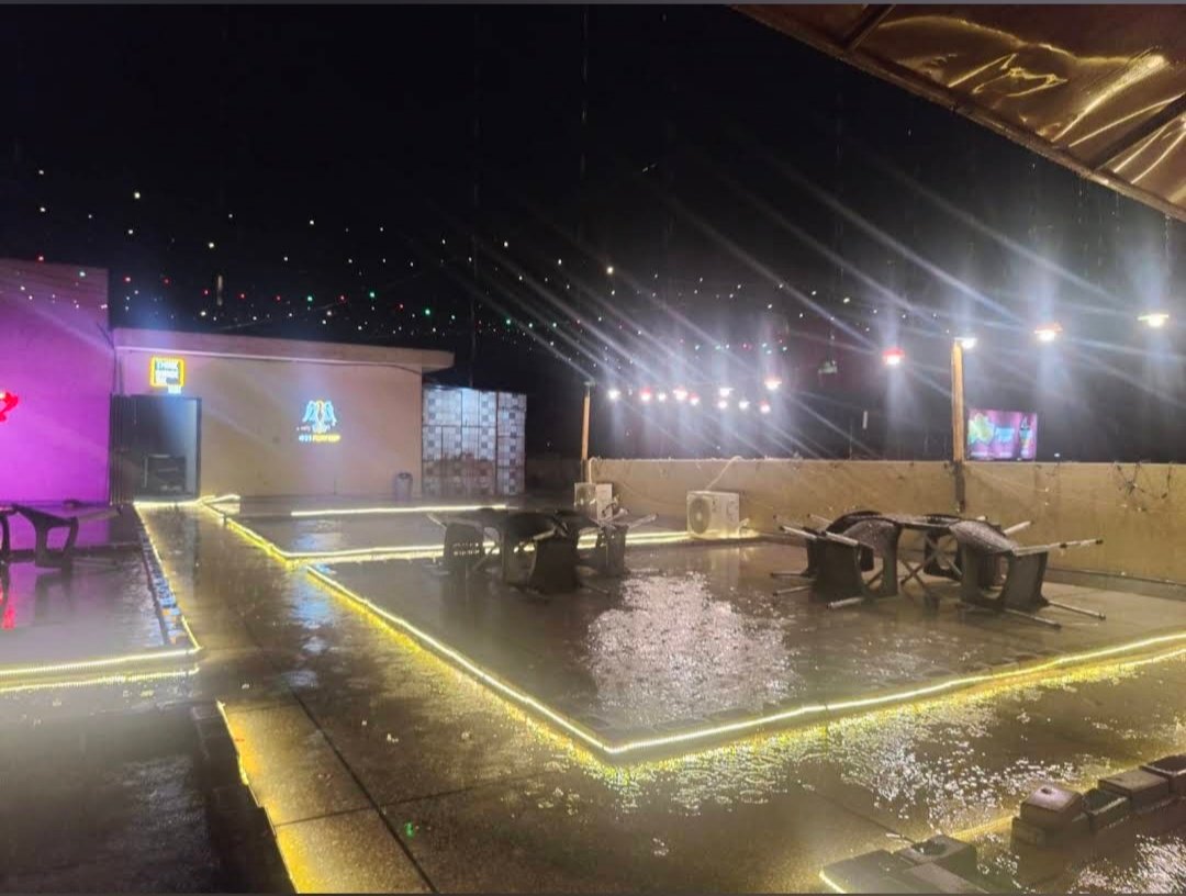 4yaar roof top