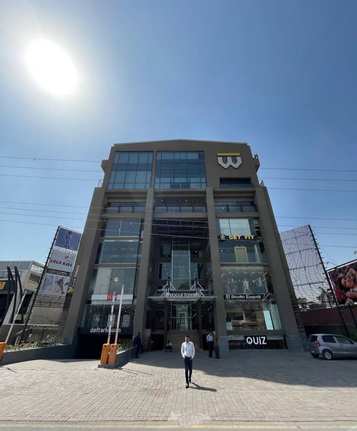 Vogue Towers Lahore And Shopping Mall